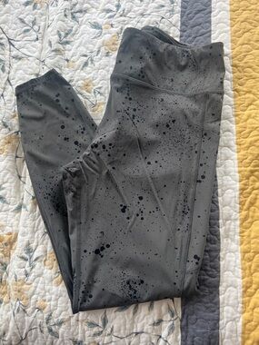 Vuori Kids Charcoal Splash-Print Leggings